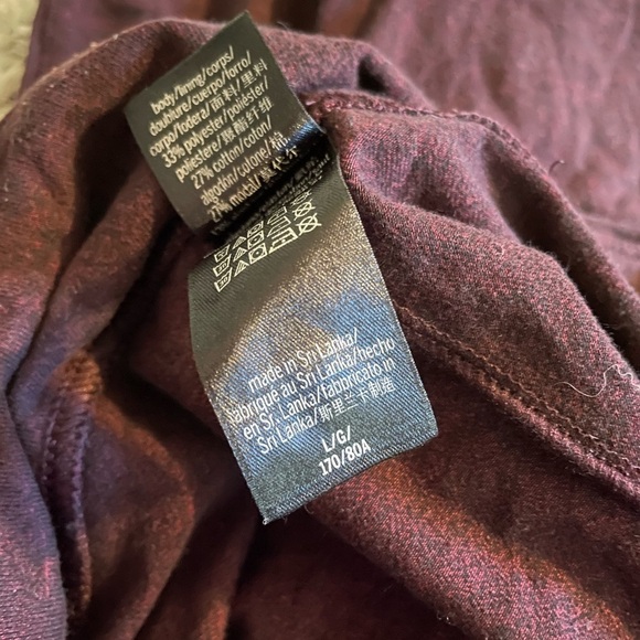 Victoria’s Secret Purple Cropped Leggings - Picture 2 of 4